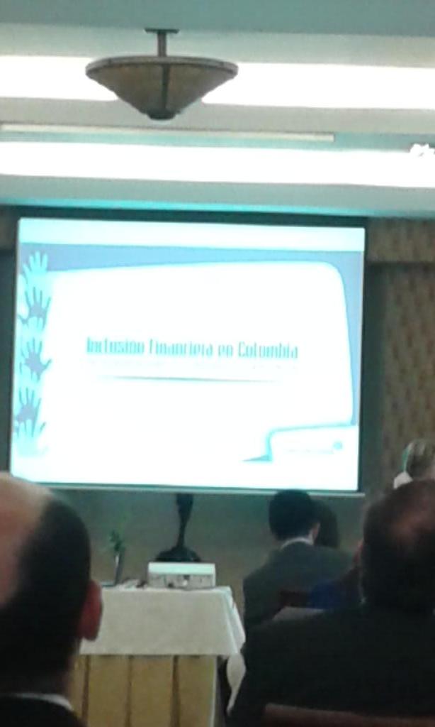 #InclusiónFinancieraColombia por @Bancolombia experiencias celulares y microcredito @FundBavaria @Lider4e presente