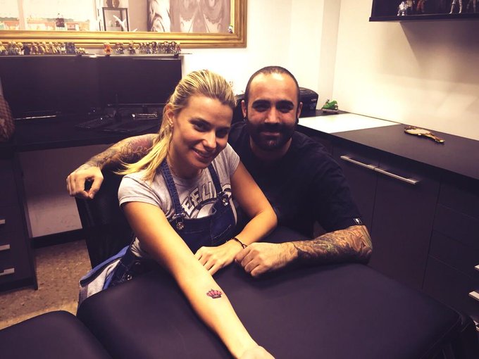 Tattoo hecho!!!!!!! http://t.co/twadoA9Lk5