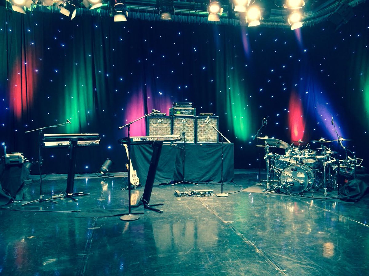 DirtyLoops's tweet photo. All set up for the TV-performance this morning on @WGNNews in Chicago!! #DirtyLoopsLive http://t.co/pCb61fZUFF