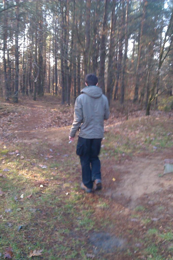fioletowa_ja's tweet photo. Hej przygodo! #geocatching #lasTechniki #SzukamyFutrzakow @pajm0n http://t.co/6nTkLf1nUL