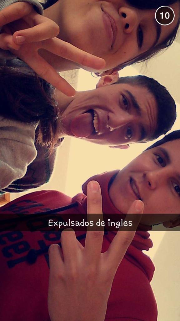ampliata_'s tweet photo. Jajajajajajajaja buena horita d ingle @DaniCasti_10 @pablopilatero http://t.co/hAdgcVx87Z