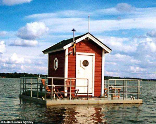 BeboIicious's tweet image. You Won&apos;t Believe What&apos;s Inside This Normal Looking Fishing Shack. bit.ly/1qCpm22