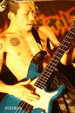 nomitoke's tweet photo. #ベースの日だから好きなベーシスト晒す http://t.co/TDOryl6avu