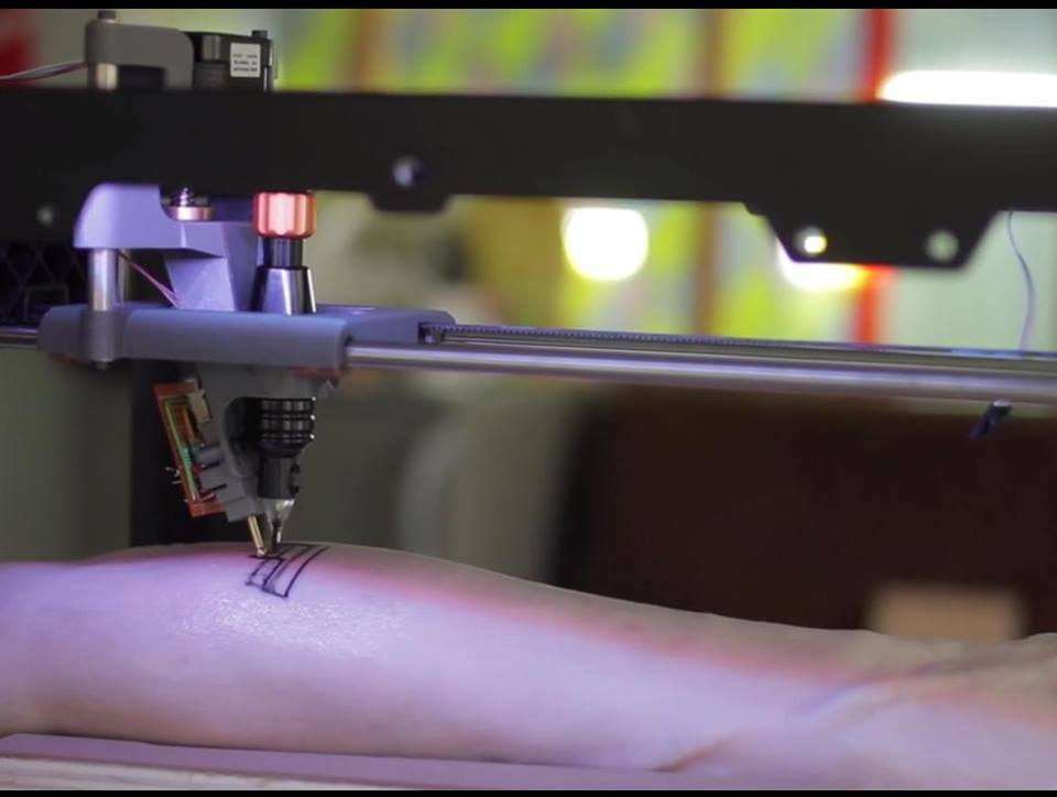 Impressora 3D será capaz de fazer tatuagem - issoeincrivel.com/impressora-3d-…
