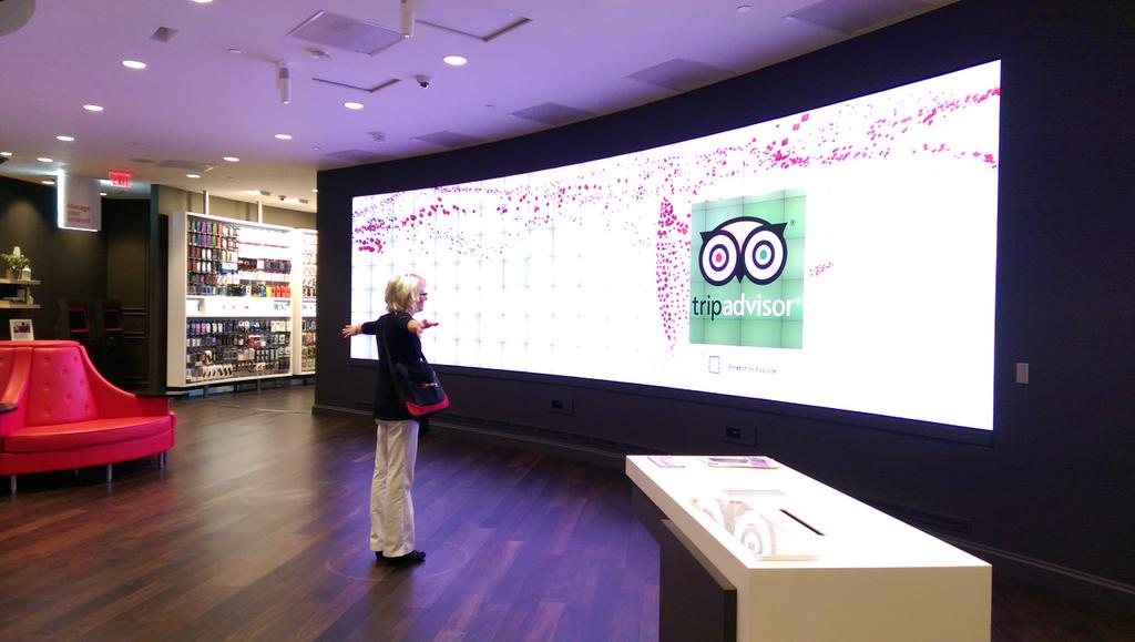 Samal888's tweet photo. Traci kovar having some fun at the lifestyle store.#connect2communicate #bemobileretreat2014 http://t.co/ifbkNOiJvT
