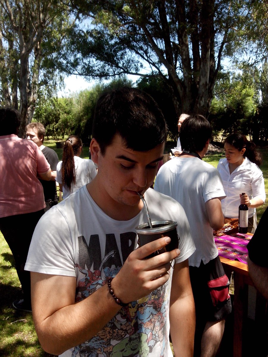 xmarcos's tweet image. @ignacio_carre i have @philsturgeon tasting mate, not sure who got the ones of  @benmarks and @montywi. #PHPConfAr