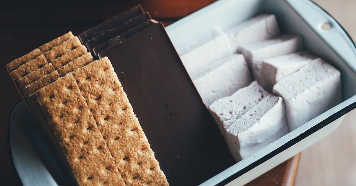 KJWines's tweet photo. Step up your campfire game with these delicious Kendall-Jackson Pinot Noir Marshmallows -  http://t.co/Hs60eIufn4 http://t.co/DlaA5hLh1J