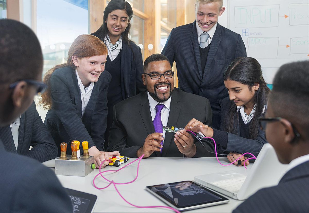 Get up to £25k tax-free to train to teach computing. ow.ly/E4gFv