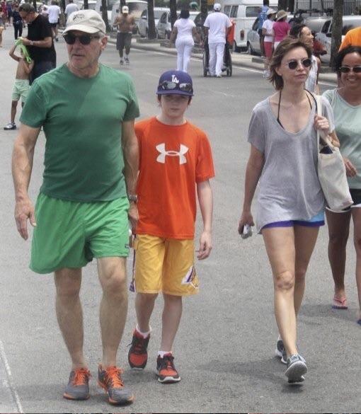 I wanna wish a happy 50th birthday 2 Calista Flockhart I hope she has a great day with her hubby & their son 