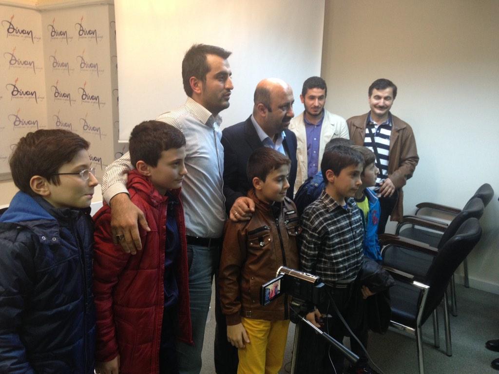 DivanDernegi's tweet photo. Kıymetli hocamız @omerdongeloglu'na çokca istifade ettiğimiz sunumları için teşekkür ederiz. http://t.co/3yY1YPPxgi