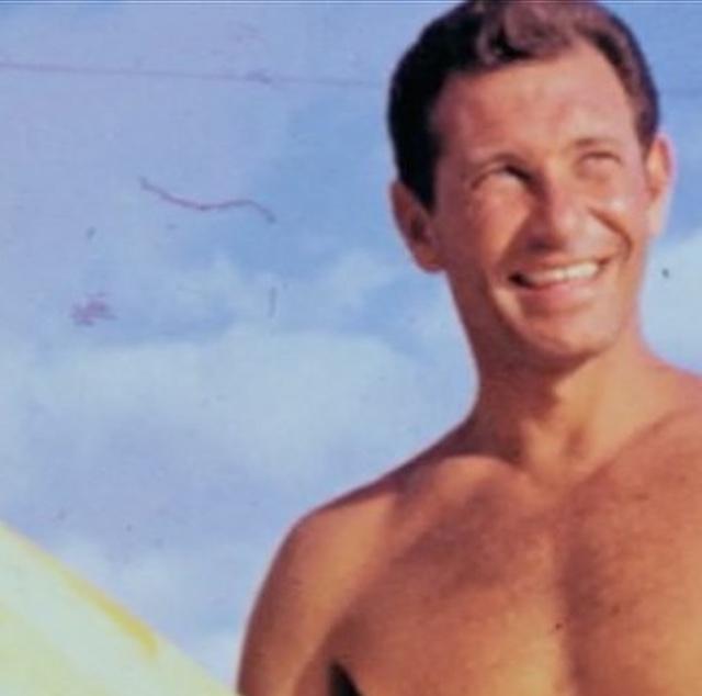 filtrateeyewear's tweet photo. Sending our condolences to the Paskowitz family at this time. You will be forever missed #DocPaskowitz Aloha #legend http://t.co/9Px5H09ZUL