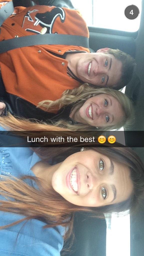 joe_staiano's tweet image. A little snow won't stop lunch! #reallycold