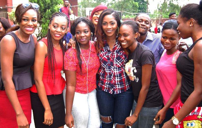 MarketingMixid's tweet photo. OMG!!!! This has to be d surprise of d season, woww! Tiwa Savage gives out 2 Iphone 6 to Unilag students #yelloeleven http://t.co/s8BT5m1ltv