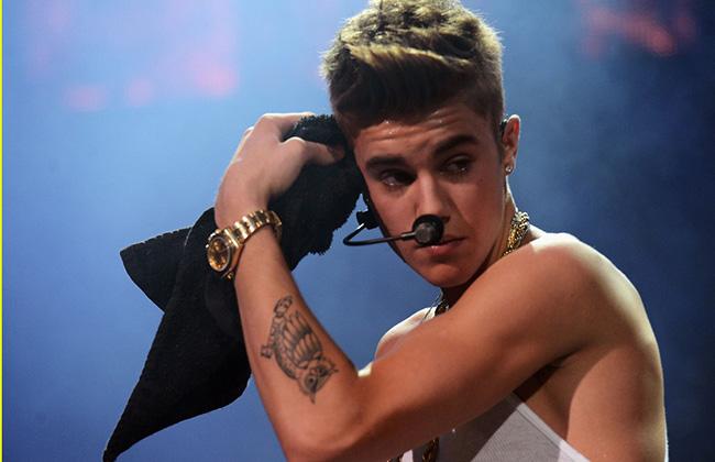 Justin bieber anuncia su retiro de la musica.
mira la noticia- j.gs/4ikN