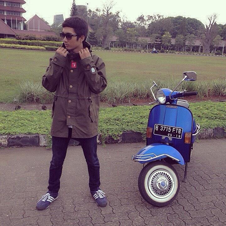 AmryDP's tweet photo. #vespa #casual #adidas #px #scooter #parka #offhool #dragon #fishtail #classic http://t.co/PvktqGhNIR
