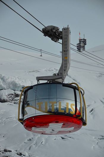EngelbergTitlis's tweet photo. Und da ist sie - die neue #TITLISRotair! There it is - the new Titlis Rotair! http://t.co/q2cCCtCA3r