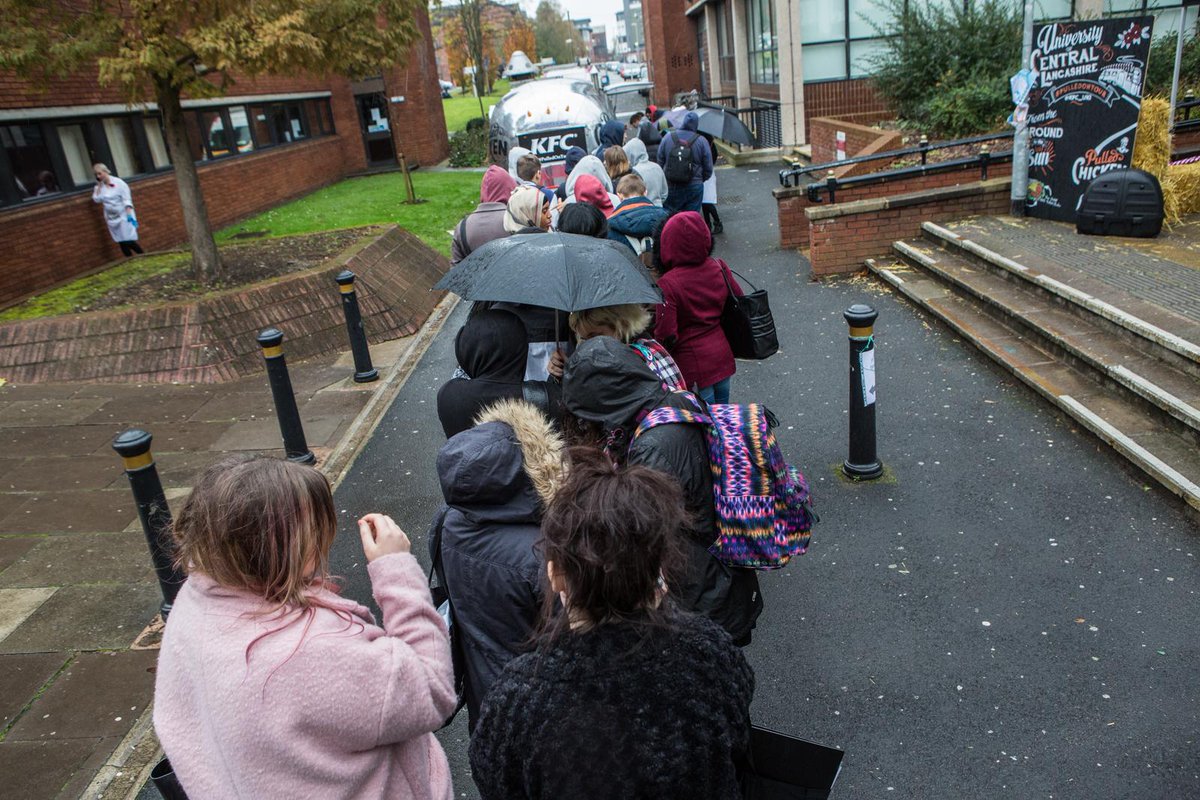 KFC_UKI's tweet photo. Thanks for having us @UCLan! What a great way to finish #PulledOnTour. Well done for braving the rain. That's a wrap! http://t.co/mY0WZiWEef
