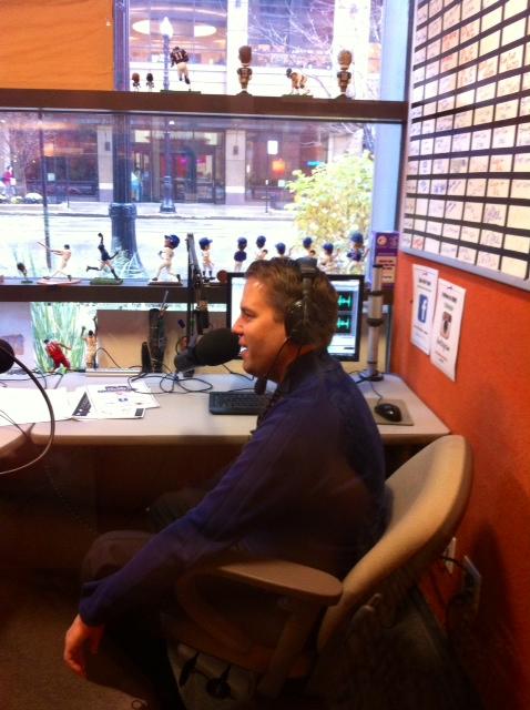 Dan Kelly: play by play announcer for <a href="/ChicagoFire/">Chicago Fire FC</a> visited @ICBChicago today! #hockey #beonair #sports <a href="/dubluWN/">Bill</a>