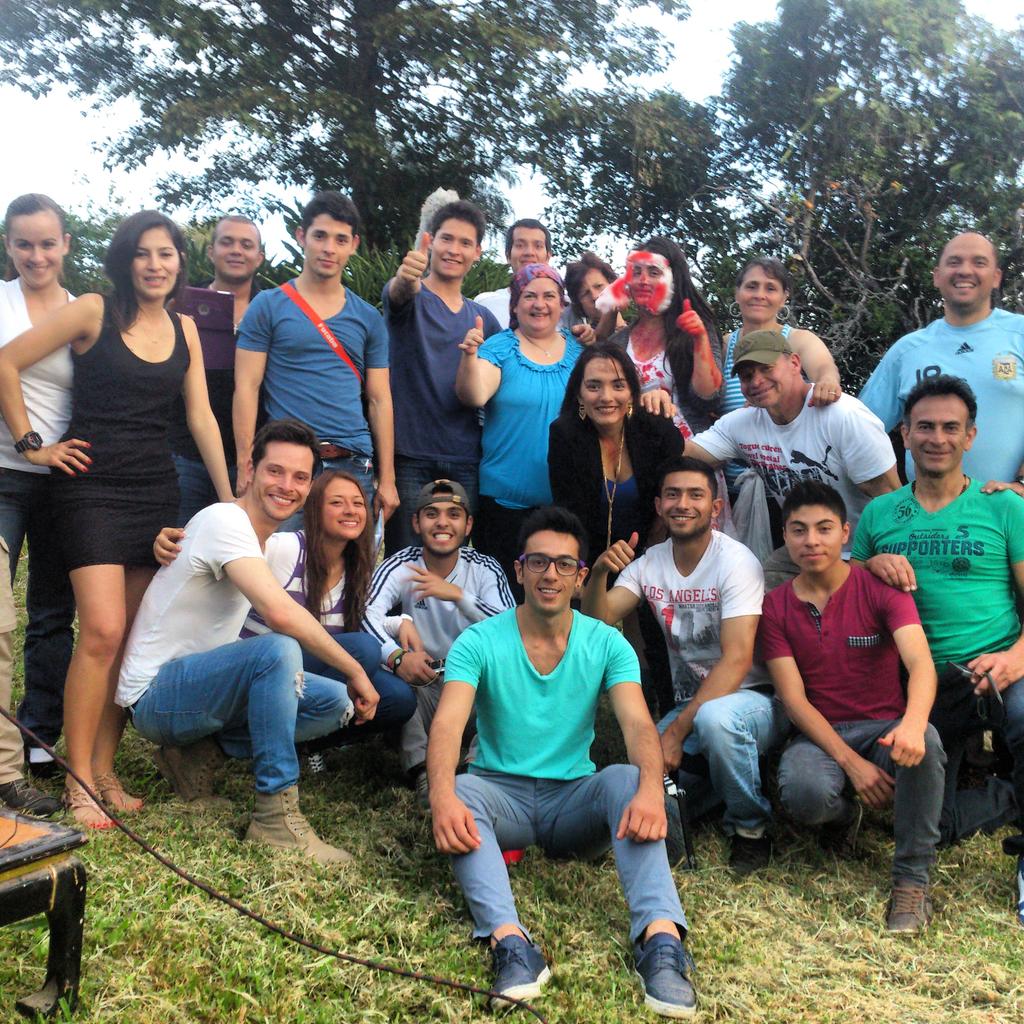 santiMoncada_22's tweet photo. Equipo de #4nconducta @4nconducta @juanttt @LoaizaMaryL @Margaritagalvis @FreddyOliverosR @Luis_kikke @BrugesDiana http://t.co/8m5b8zXMbf
