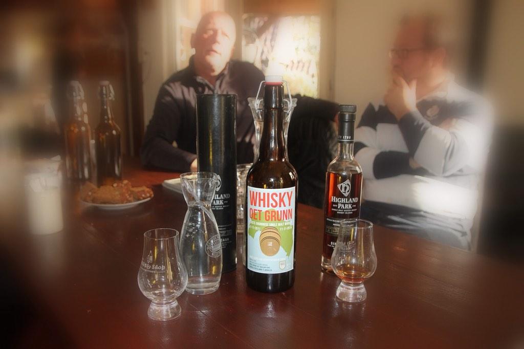 De eerste single malt whisky oet Grunn. Vandaag een fles gebotteld.
Fenomenaal wat een kanjer. Reserveren via tweet.