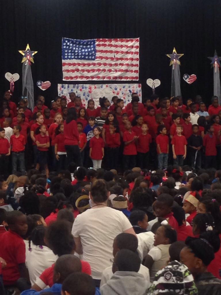 BaES Bulldogs showing appreciation to our men &amp; women of service! Thanks for our freedom! #VeteransDay #4excellence