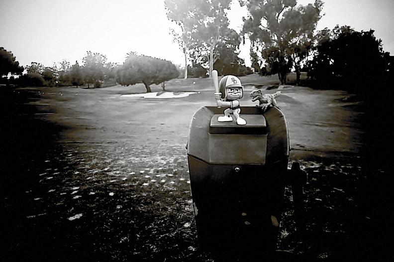 BoNavarro's tweet image. Diego on the links! To all those who serve and have served, thank you. #veteransday @Padres #adventureswithdiego