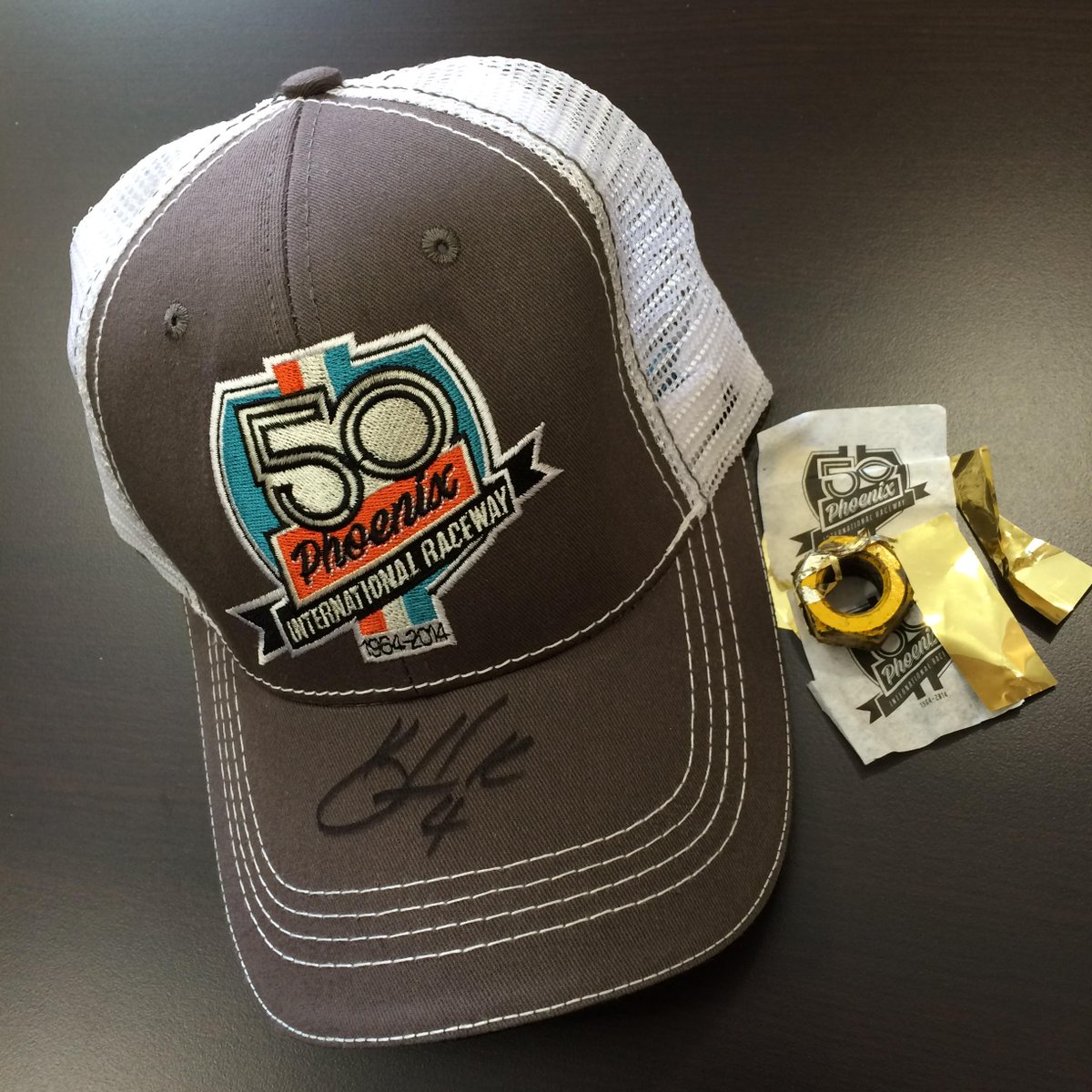KevinHarvick's tweet photo. Retweet to win a signed @PhoenixRaceway Victory Lane prize pack. 1 winner picked at random in 4hrs. #WinItWednesday http://t.co/FWwWUEqR0K