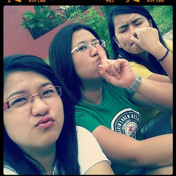 ailaarra's tweet photo. Gsto ko n umuwe ng pinas nmimiss ko n mga kapatid huhuhu 😭😥 #HomesickAttack #LayuanMoKo http://t.co/CvO0lrCzFY