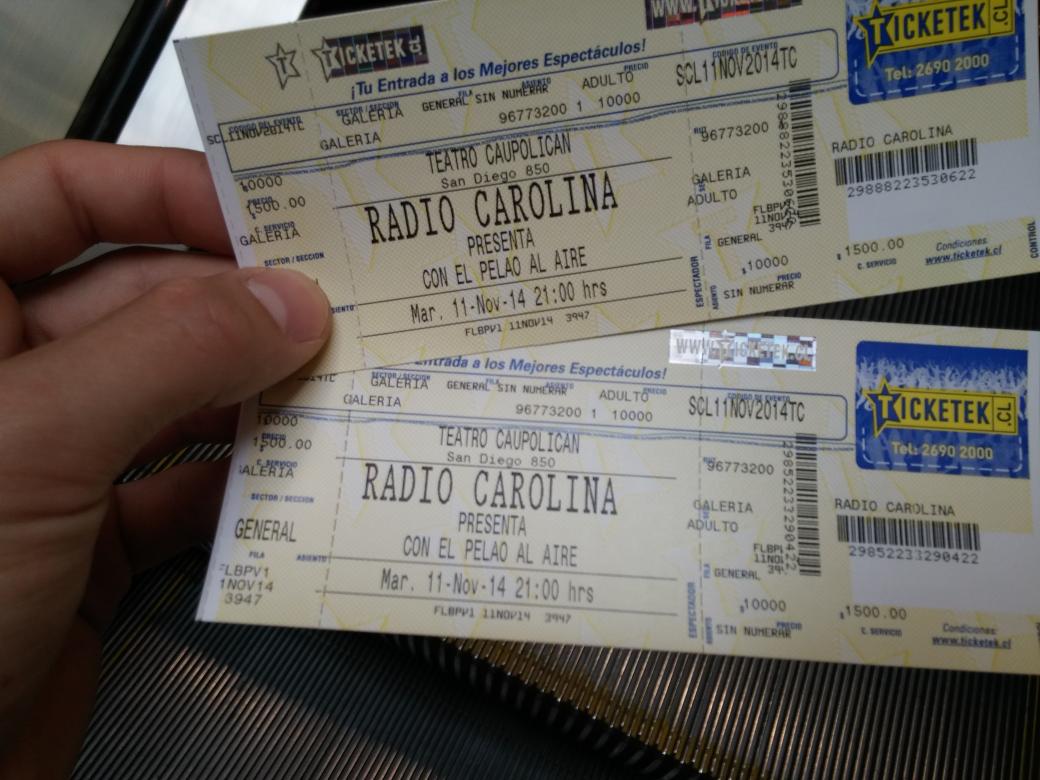 Rodrigo_Rogers's tweet photo. Alla vamos pelaoooooo!! @pelaorodrigorc @RadioCarolina #ConElPelaoAlAire http://t.co/OufUlhzZnd