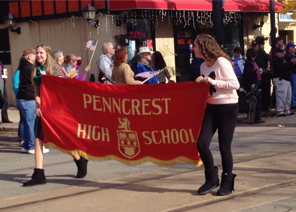 courtneyelko's tweet photo. The #VeteransDay Parade in Media slowly wraps up before courthouse ceremony begins @Penncrestband finishes proud http://t.co/rCvDyhyZQX