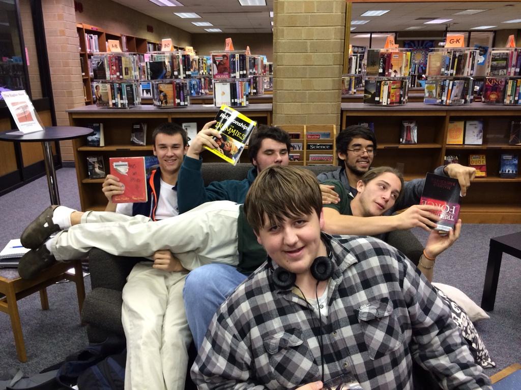 GodwinLibrary's tweet image. Our 4th Period crew!