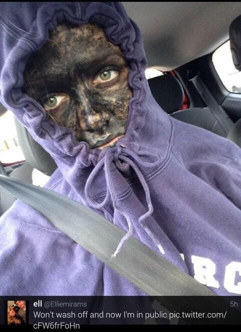 TrapLowkey's tweet photo. 💀💀😲 http://t.co/1cUrz8arOu