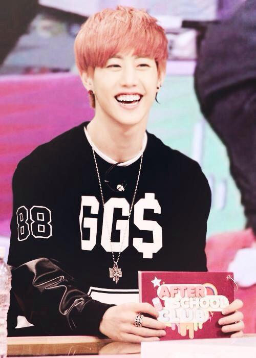 MTMCbae's tweet photo. "@wathunwadee: @myflyboy93: ไม่ว่านางจะยิ้มจะทำตัวแบ๊วจะมีตีนกาจะมาโหมดดาร์ก ก็รักหมดอ่ะ รักมากจริงๆ #626DimSum #Mark http://t.co/LdWzGB93TT