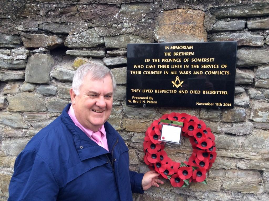 _backwell's tweet photo. W.Bro John Peters a member of Backwell 7964 presenting a memorial plaque at Nailsea http://t.co/2xkDDRcbn5