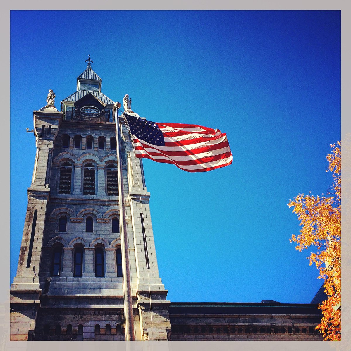 VisitBuffalo_'s tweet photo. Agreed! RT @tmgbrandfuel: It's been a gorgeous #VeteransDay in #Buffalo. Hopefully you've been outside to enjoy it.  http://t.co/t3HKDcjr15