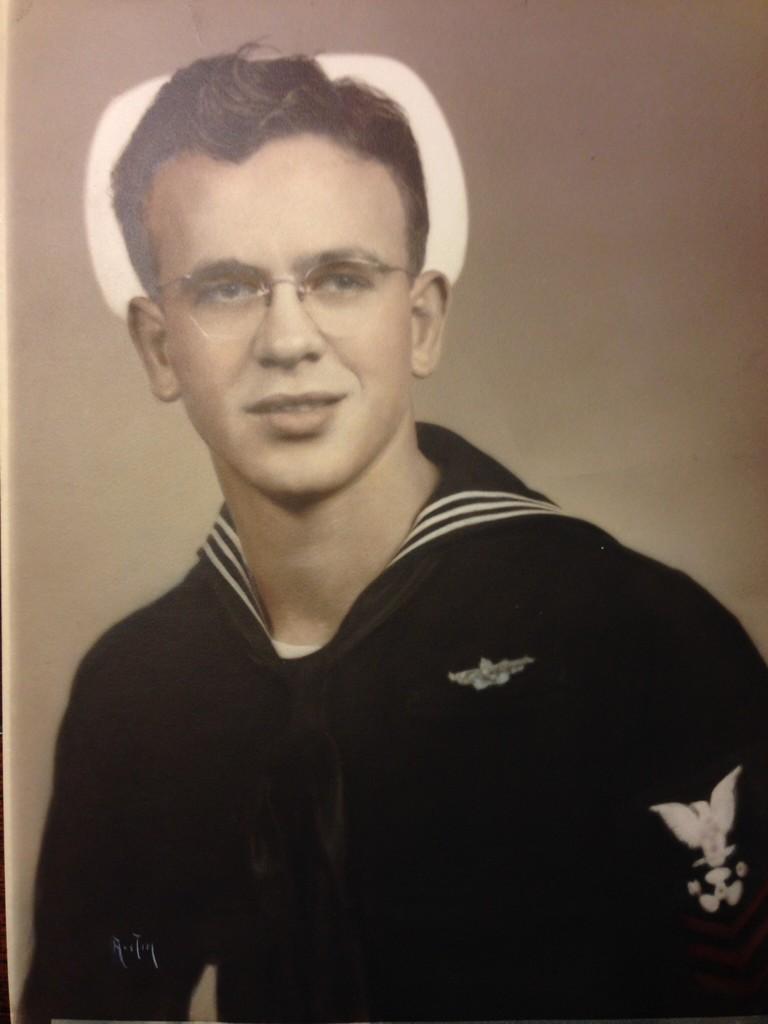 TammySmick's tweet photo. Thank you, #Veterans, for your service. So proud of my dad who served...#WWIIVeterans #Navy #USSPermit http://t.co/ZHSx1Segfb