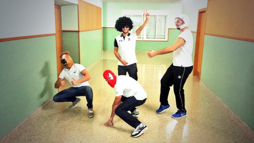 tafaddevesa's tweet photo. "Healthy Heroes" preparados para mostrar la importancia de un buen almuerzo saludable a los alumnos de primaria. http://t.co/oOQEyDMfSa