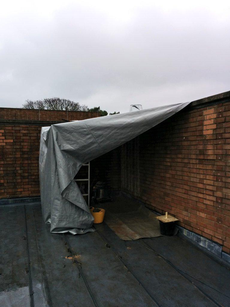 Perfectpointing's tweet image. Rain = no work! Not in our case. #staydry #hewhodareswins #repointing @coopecarpentry @dudleyplumbing1