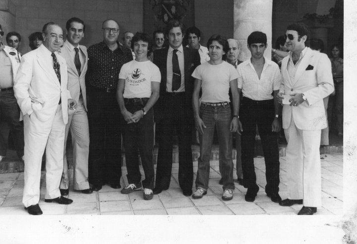 Ángel Nieto en un acto publicitario de Domecq, que por entonces patrocinaba al campeón español...