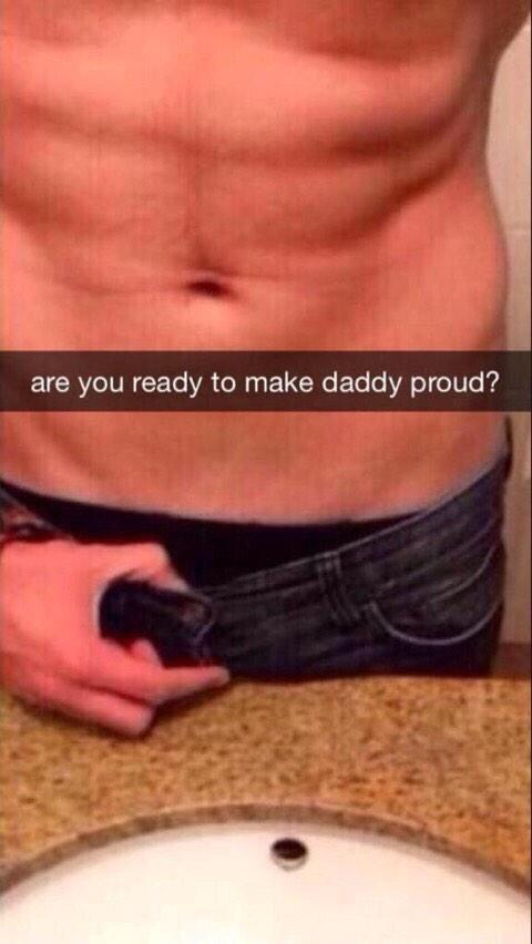 _pizza5SOS's tweet photo. daddy ashton snapchats will be the death of me http://t.co/k0URuHZ927