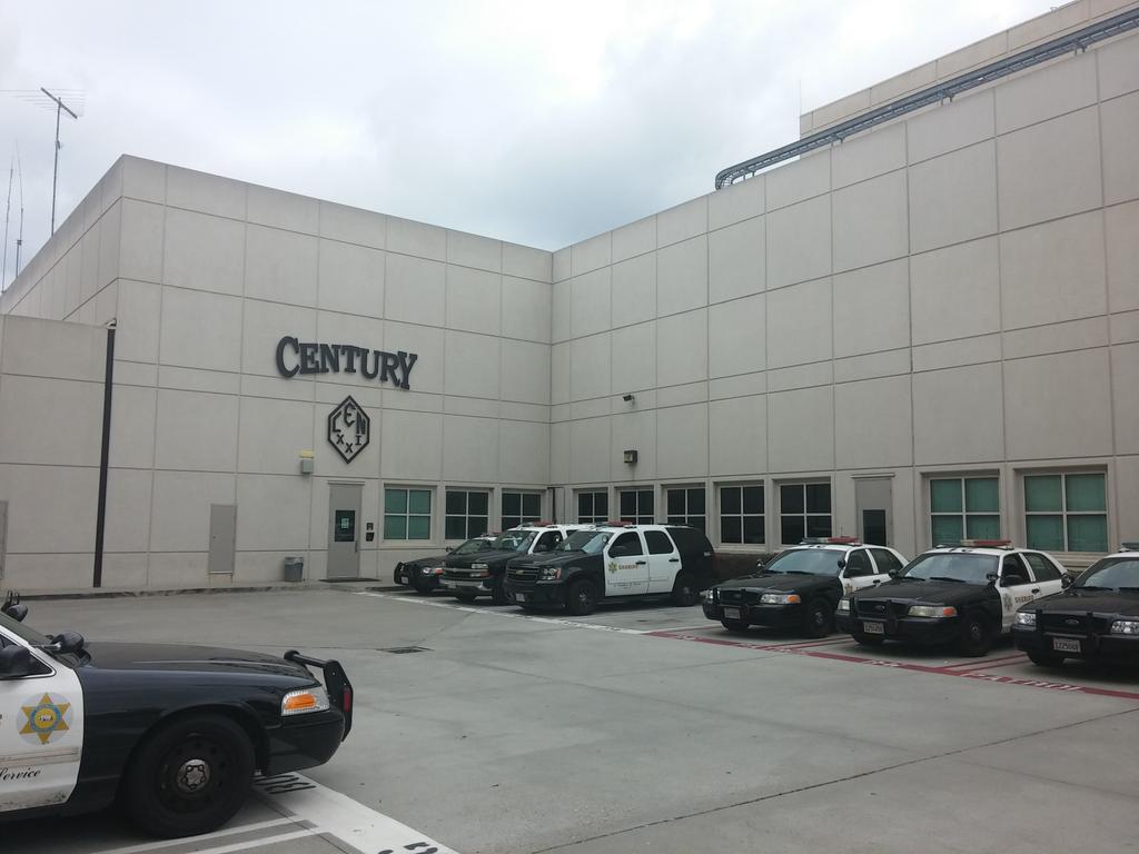 LASDPeter's tweet image. @eCommLASD visiting our parnters at @CENLASD.  Prkng lot view of the station.  #staysafe #LASD