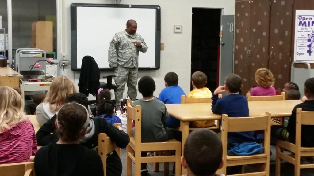 pmmullin's tweet photo. Spring Hill students are learning about Veteran's Day from a retired Vet. Thanks Captain Riley! @SHESWildcats http://t.co/LUV0HnvqjP