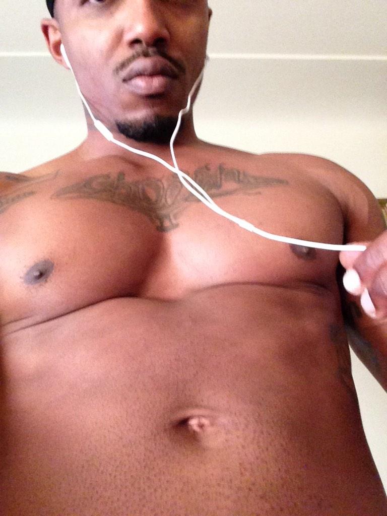 RooseveltLewis's tweet photo. BAck on it hills of you need yo body right http://t.co/wvTHQaUIGp