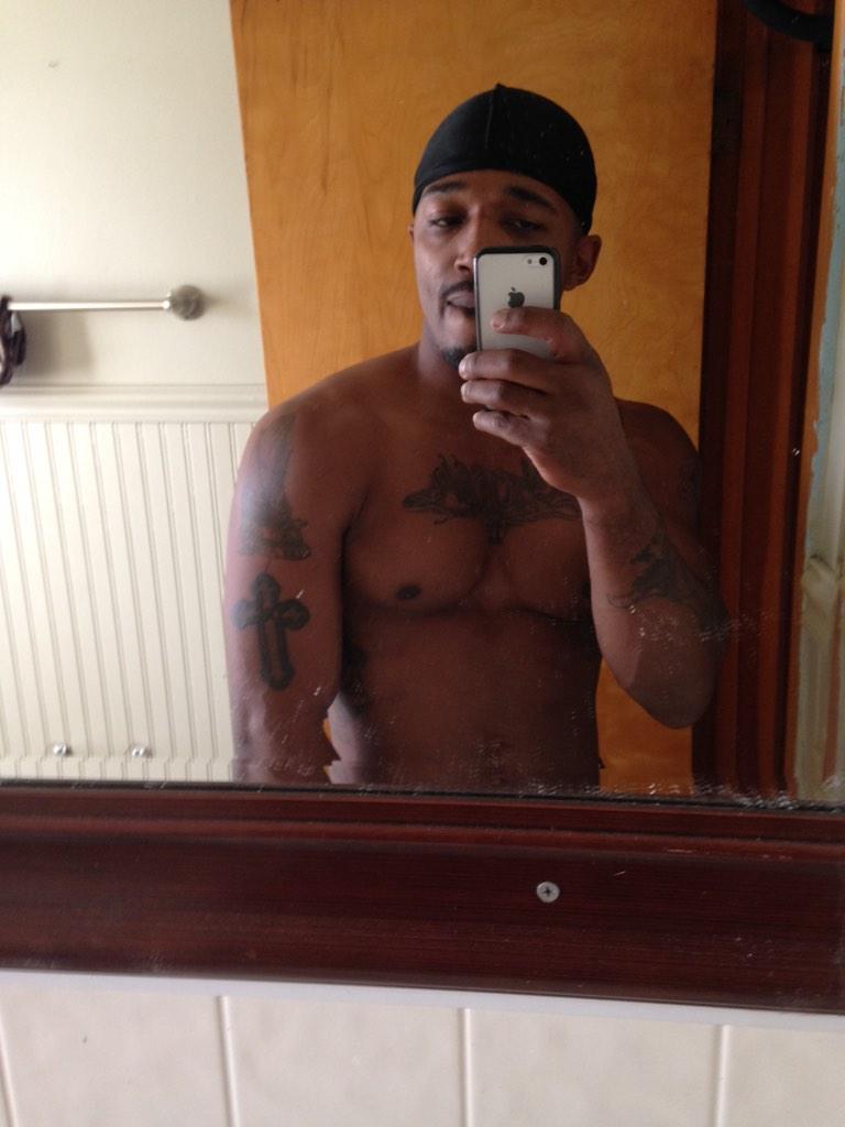 RooseveltLewis's tweet photo. BAck on it hills of you need yo body right http://t.co/wvTHQaUIGp