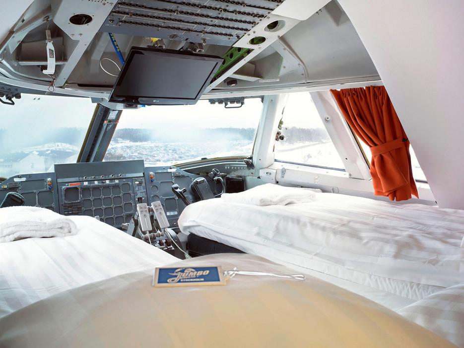 Take a look inside the world’s first jumbo jet hostel: oak.ctx.ly/r/20wu1