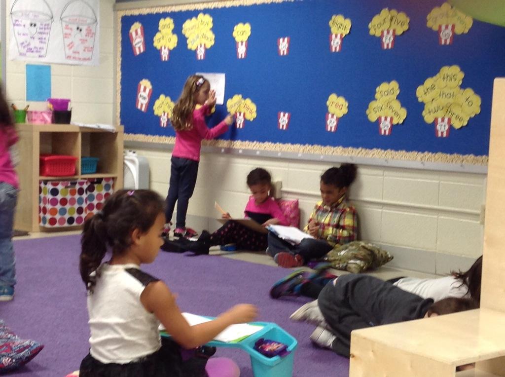 TeamExploreWAWM's tweet photo. Super Writers are busy at work and are problem solvers.. Our word wall helps us spell words. #writing #lucycalkins http://t.co/Xa8bz5esh8