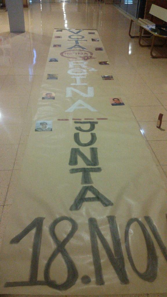 Nuestro gran cartel en el Torres Quevedo. Vota Re2INA!!