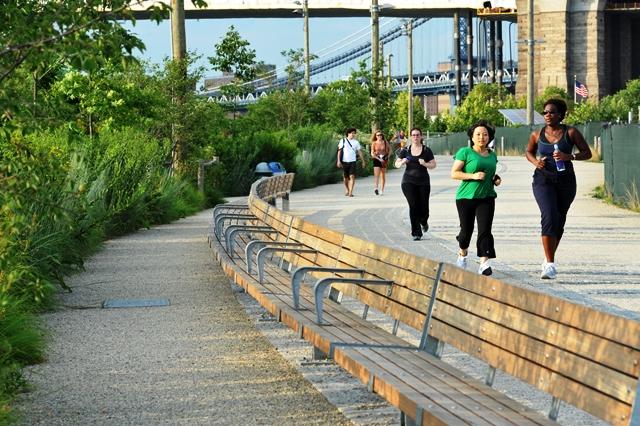 MTLenAction's tweet photo. RT @leblancetienne: #jevoismtl: Depuis 2001, NY a investi 6G$ pour amélioration des parcs. @le1518 http://t.co/8zDApEwkmt