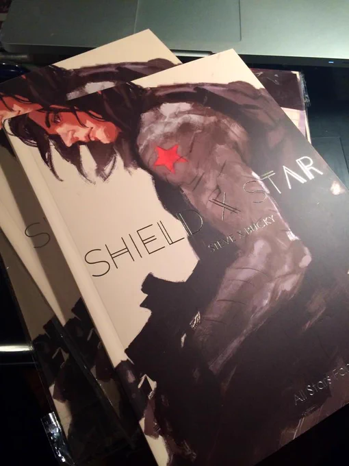 @Hamlet_Machine @onorobo the fanbooks came in!!! The color came out perfect it's so beautiful!! 