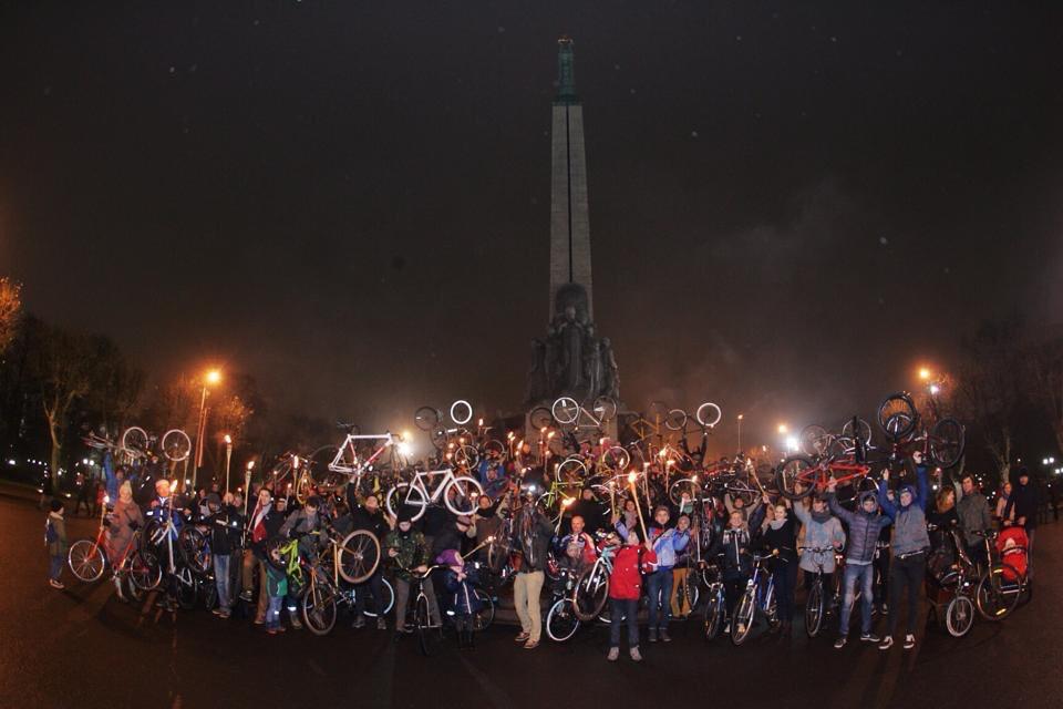 Paldies tautieši par lielisko lāpu velobraucienu! Bija jaudīgi.

#tourdetorch #lapuvelobrauciens #Riga #TruFixKru